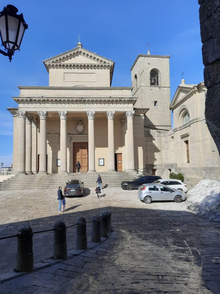 Bazylika San Marino Apeiron